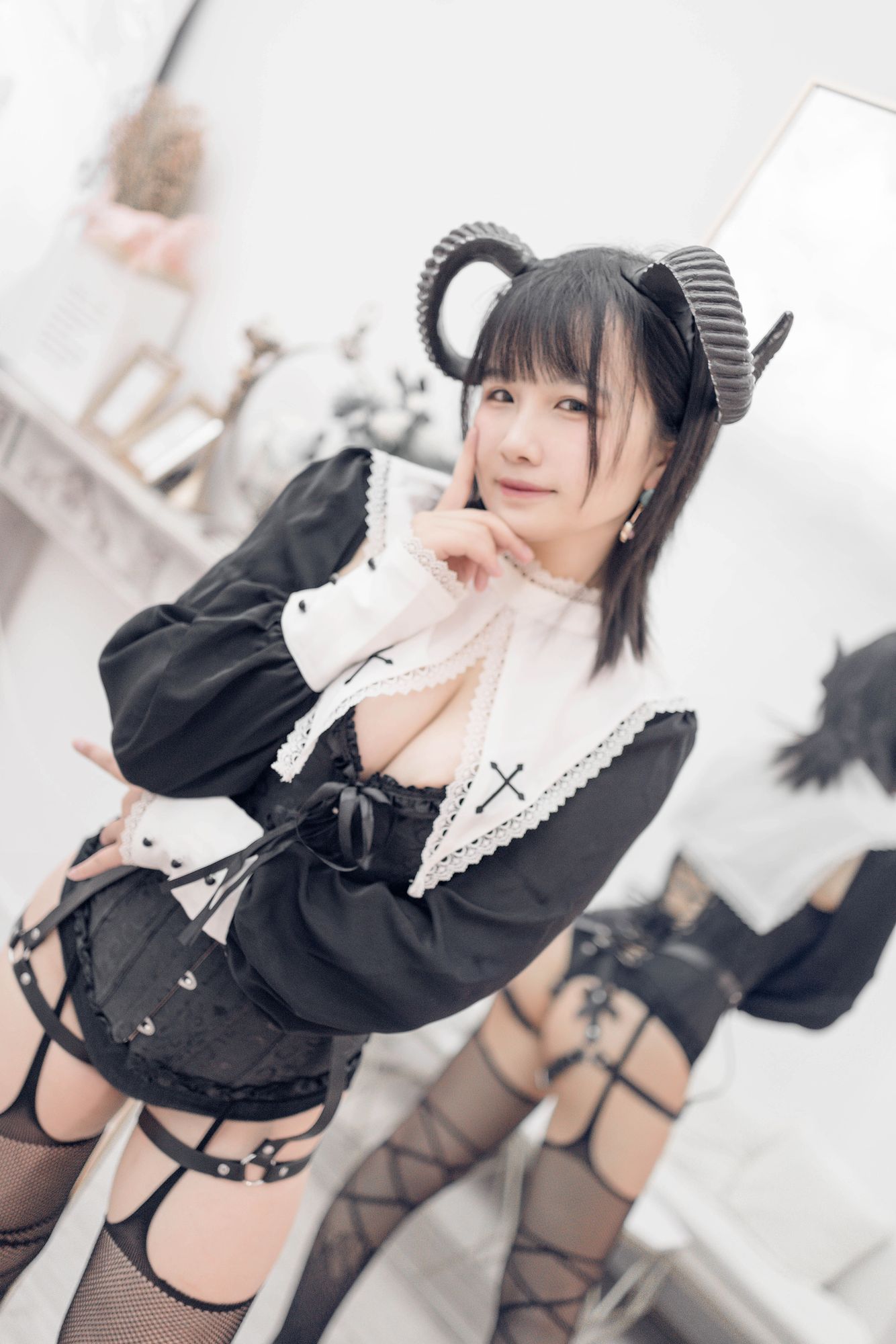 No.008-束缚恶魔 [34P]-次元堂
