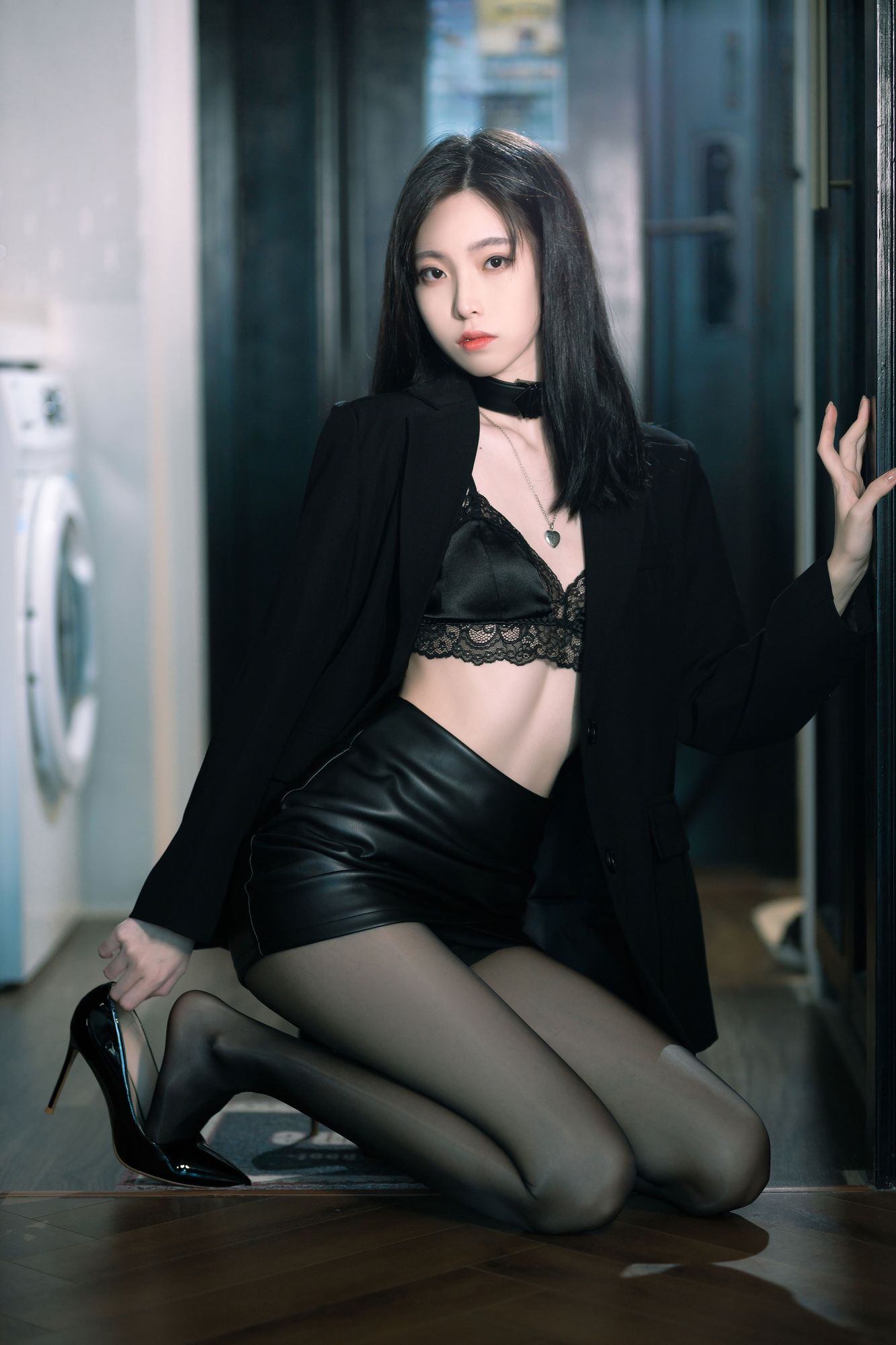 No.018-黑丝西装 [40P]-次元堂