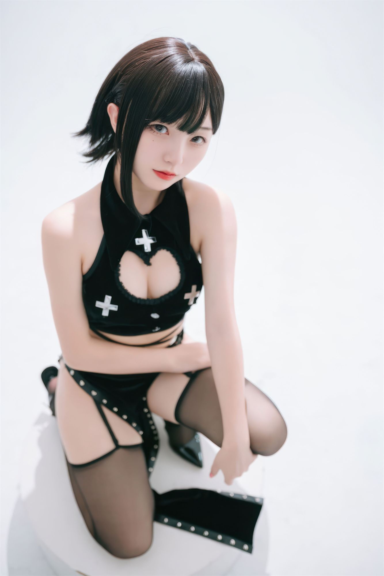 No.037 – 吊带袜修女 [71P]-次元堂