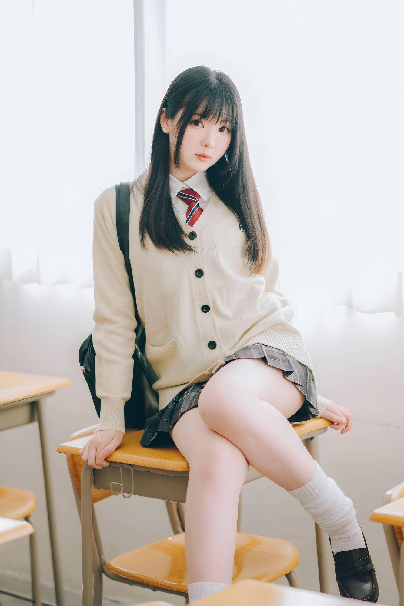 No.094 – DL版写真集 魅魔 [124P 1V]-次元堂