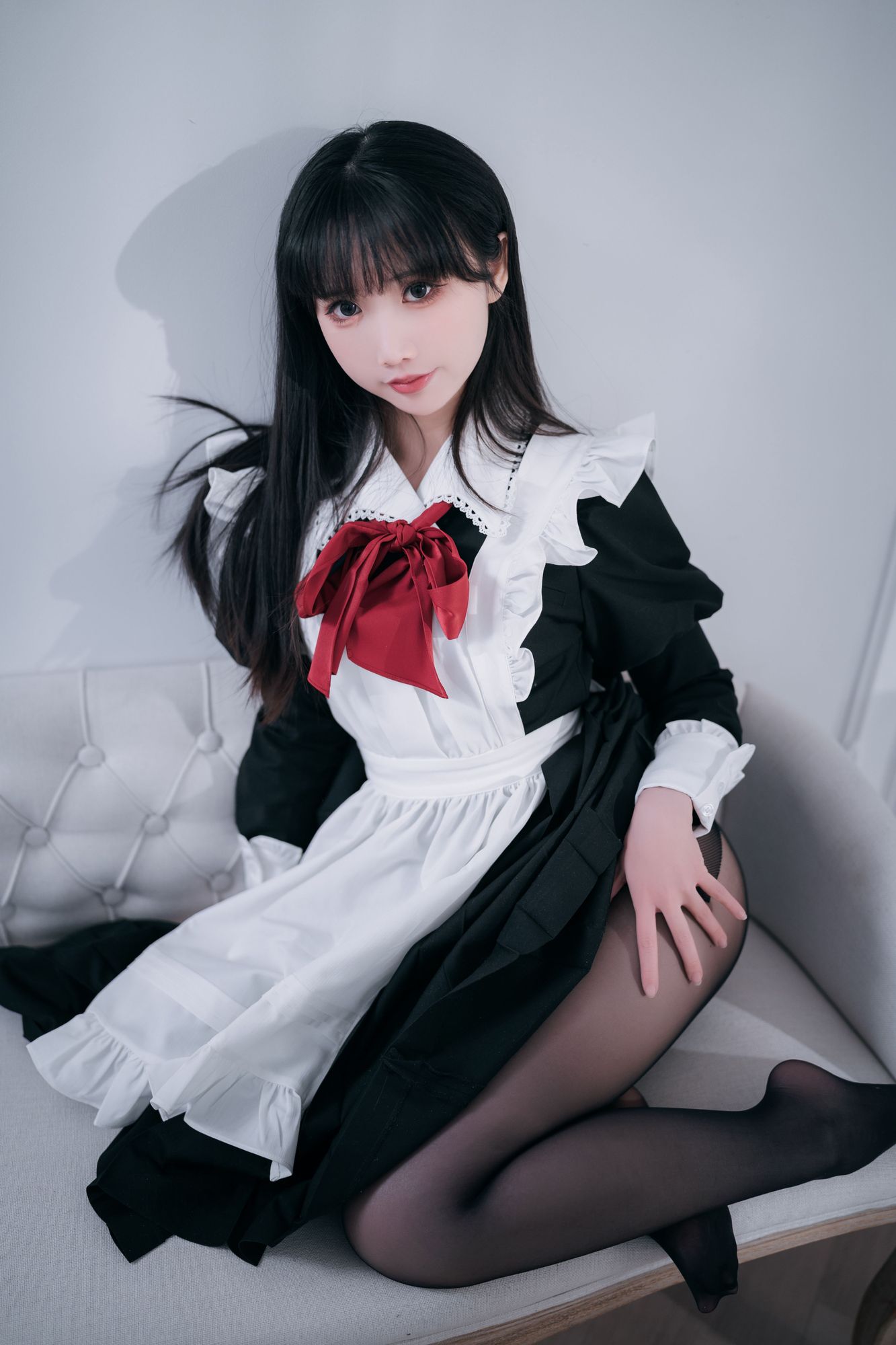 No.138 – 红高跟女仆 [30P]-次元堂
