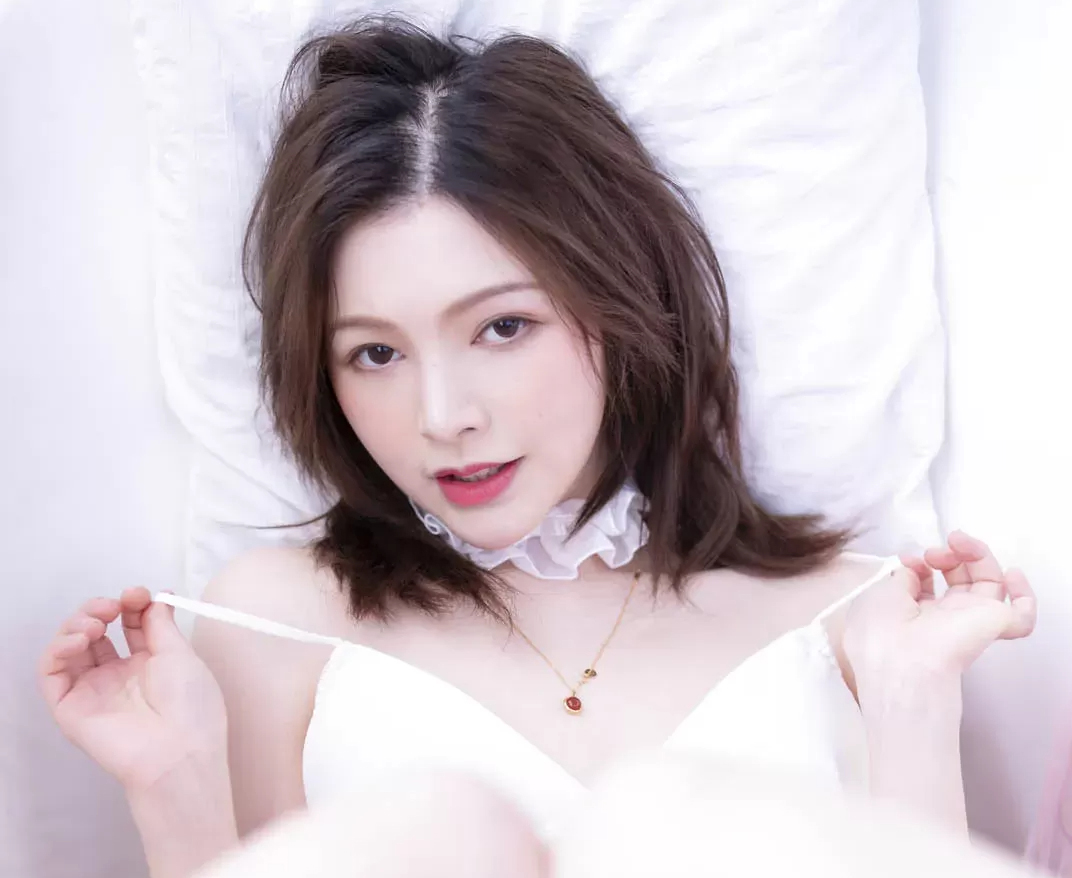 [合集]coser网红《白露Bululu》全套2期，大小2G-次元堂