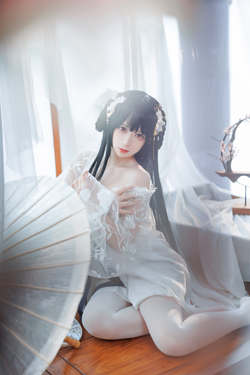 00 后宝藏 coser 樱落酱 w，你了解多少？​