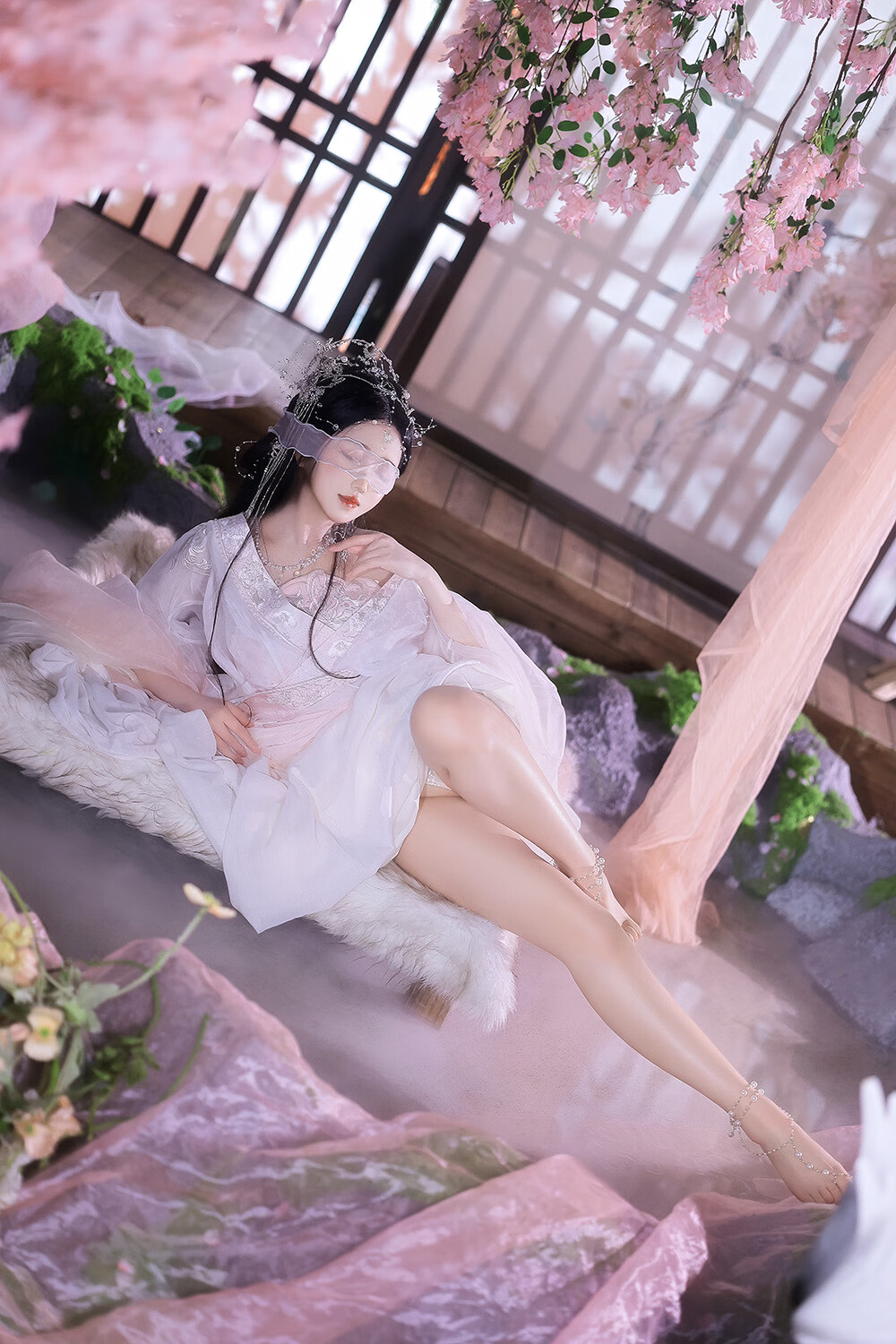 三度_69 小师姐 [81P5V-1.45GB]