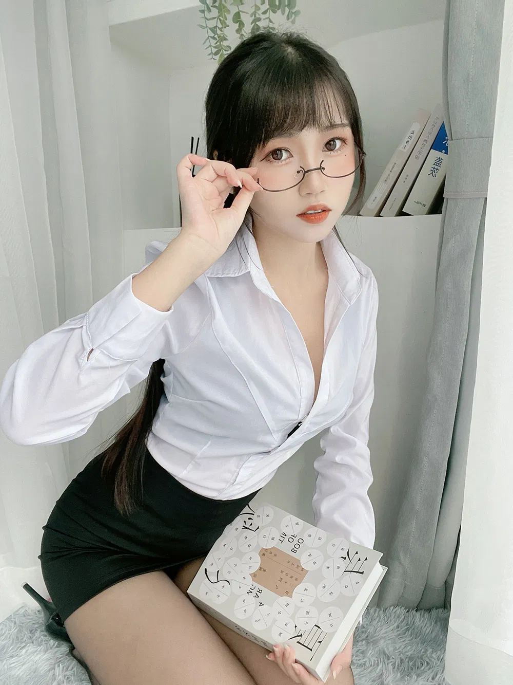 不呆猫 黑丝包臀OL[24P5V-908M]-次元堂