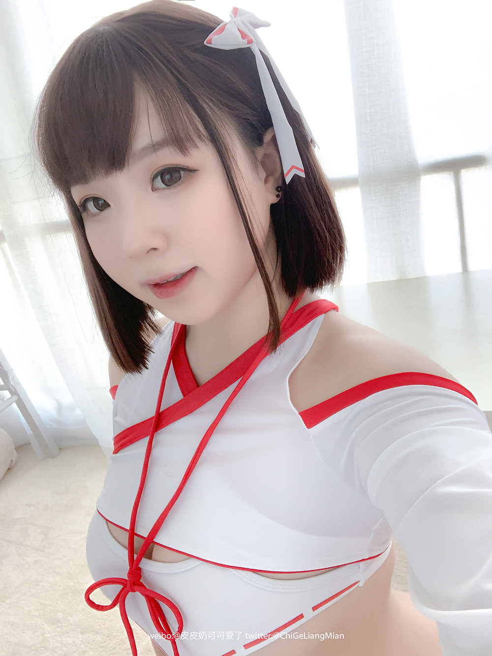 从厂妹到 C 圈顶流！肉感女神皮皮奶的逆袭封神之路