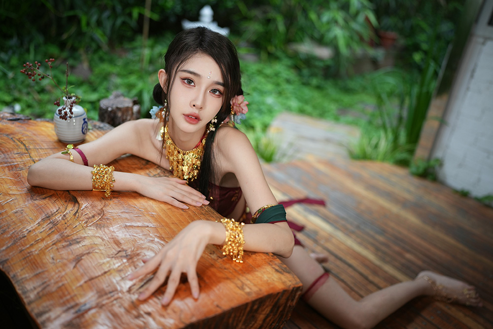 余多多 Dudu：二次元与 ASMR 领域闪亮之星