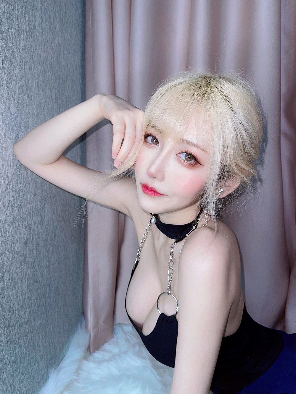 光影交织处的次元歌姬：啾小妍的闪耀轨迹