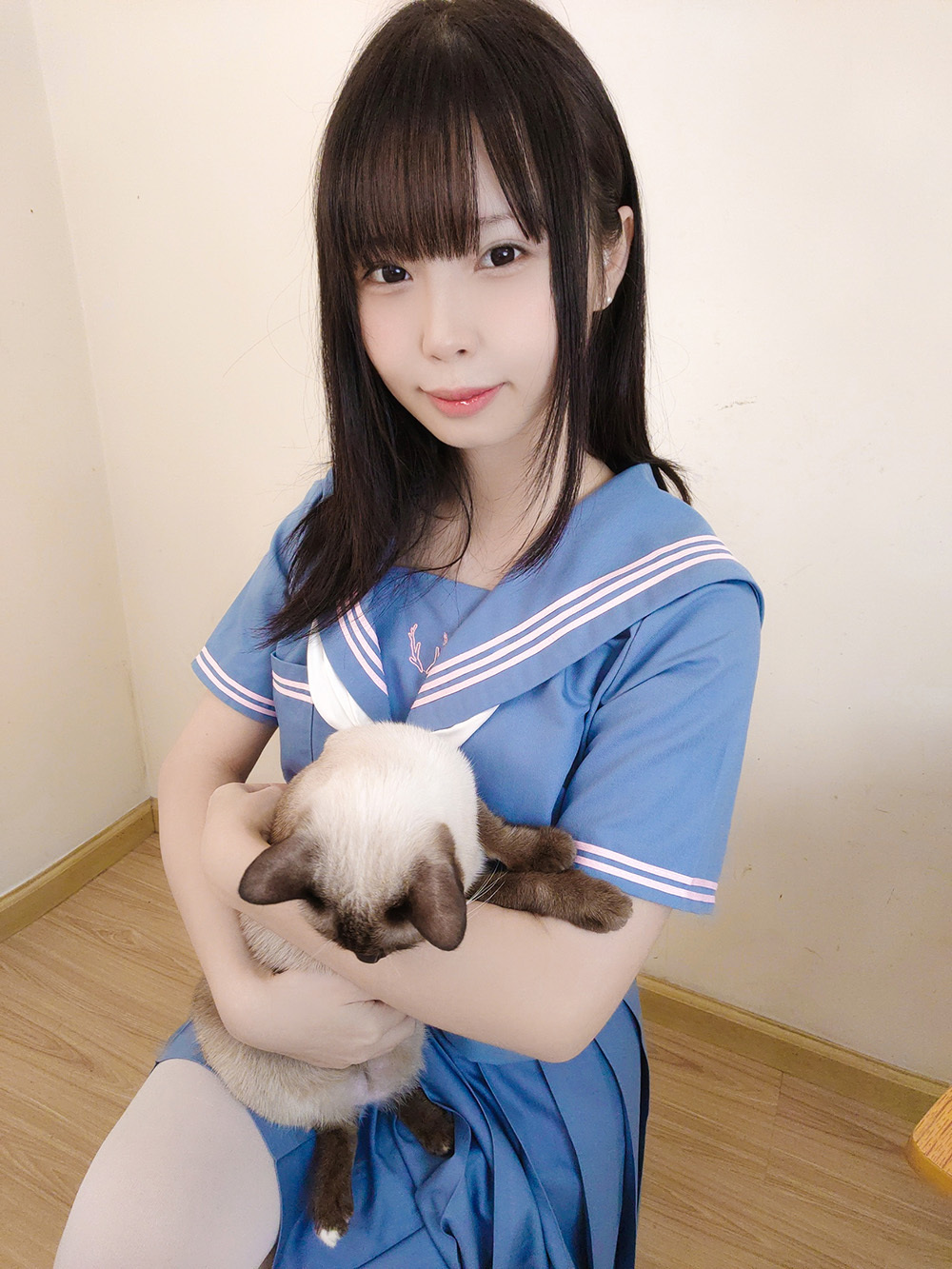 十万珍吱伏特 撸猫日记[102P1V-306M]