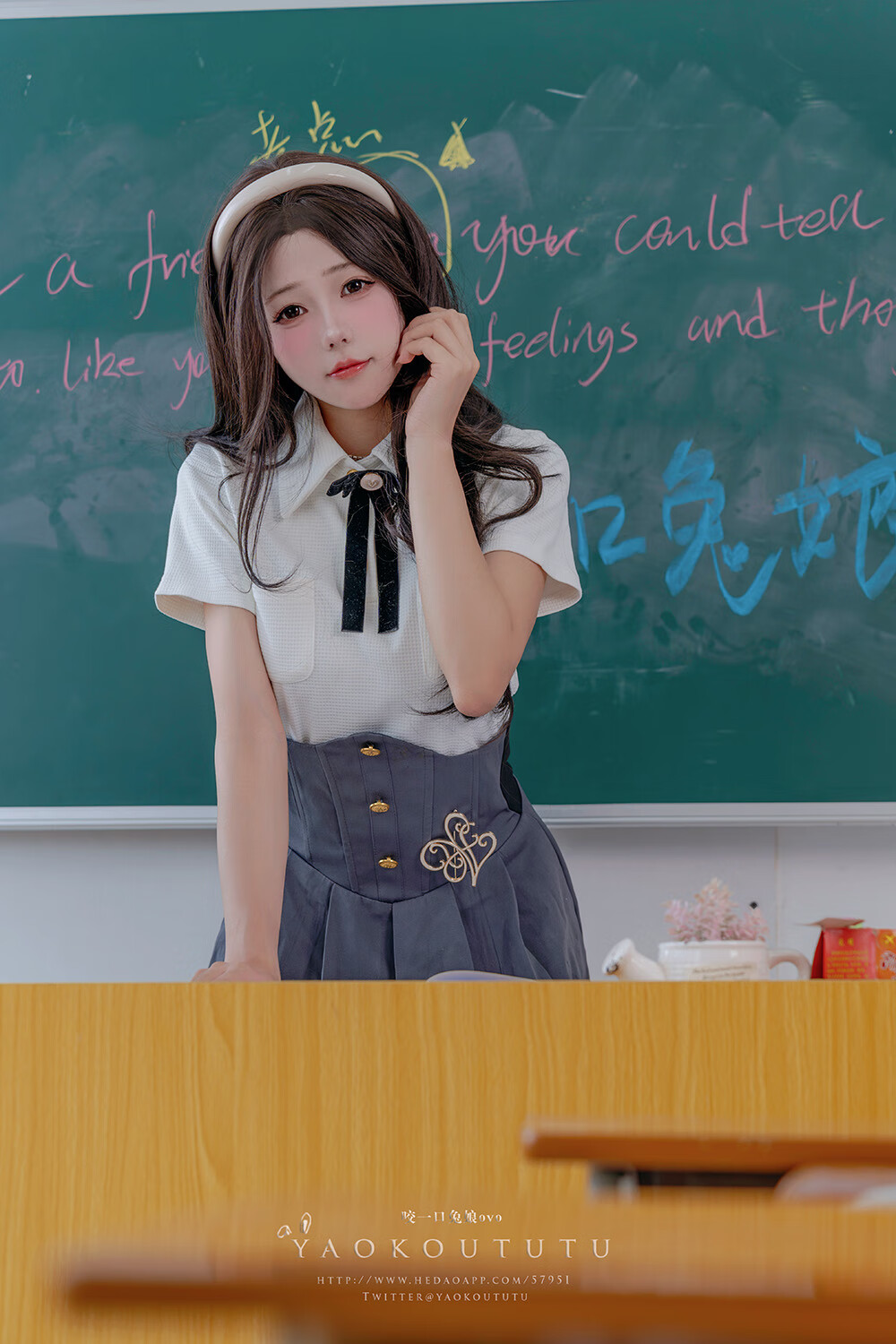 咬一口兔娘(黏黏团子兔) –实习老师的欢迎仪式&Touch it[62P1V-1.3G]-次元堂