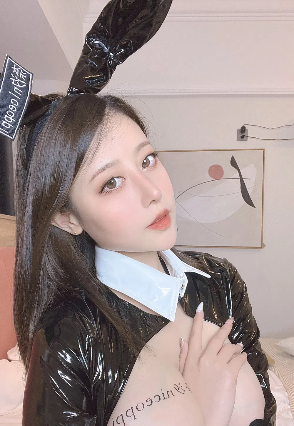 奈汐酱nice 黑兔兔 [76P-137M]-次元堂