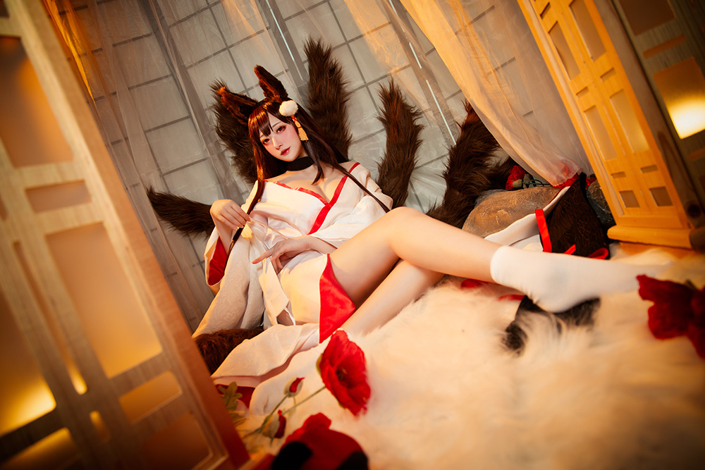破次元闪耀之路：Coser 念念_D 如何从二次元小众圈层走向大众视野