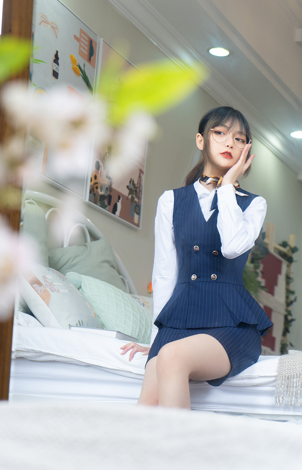 探秘宝藏Coser梨瑾瑾：以热爱为笔，绘动漫绮梦