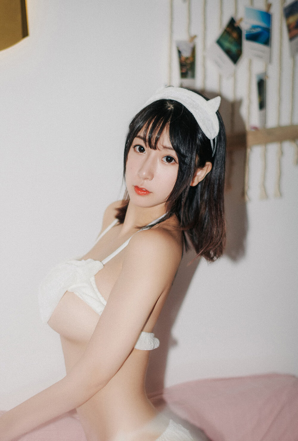 猫九酱 白色蝴蝶结南半球 [11P-44MB]