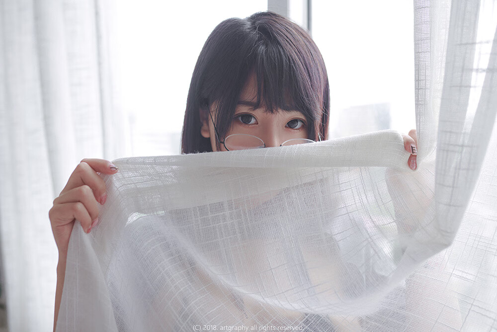 猫九酱 超小比基尼眼镜娘 [34P-68MB]