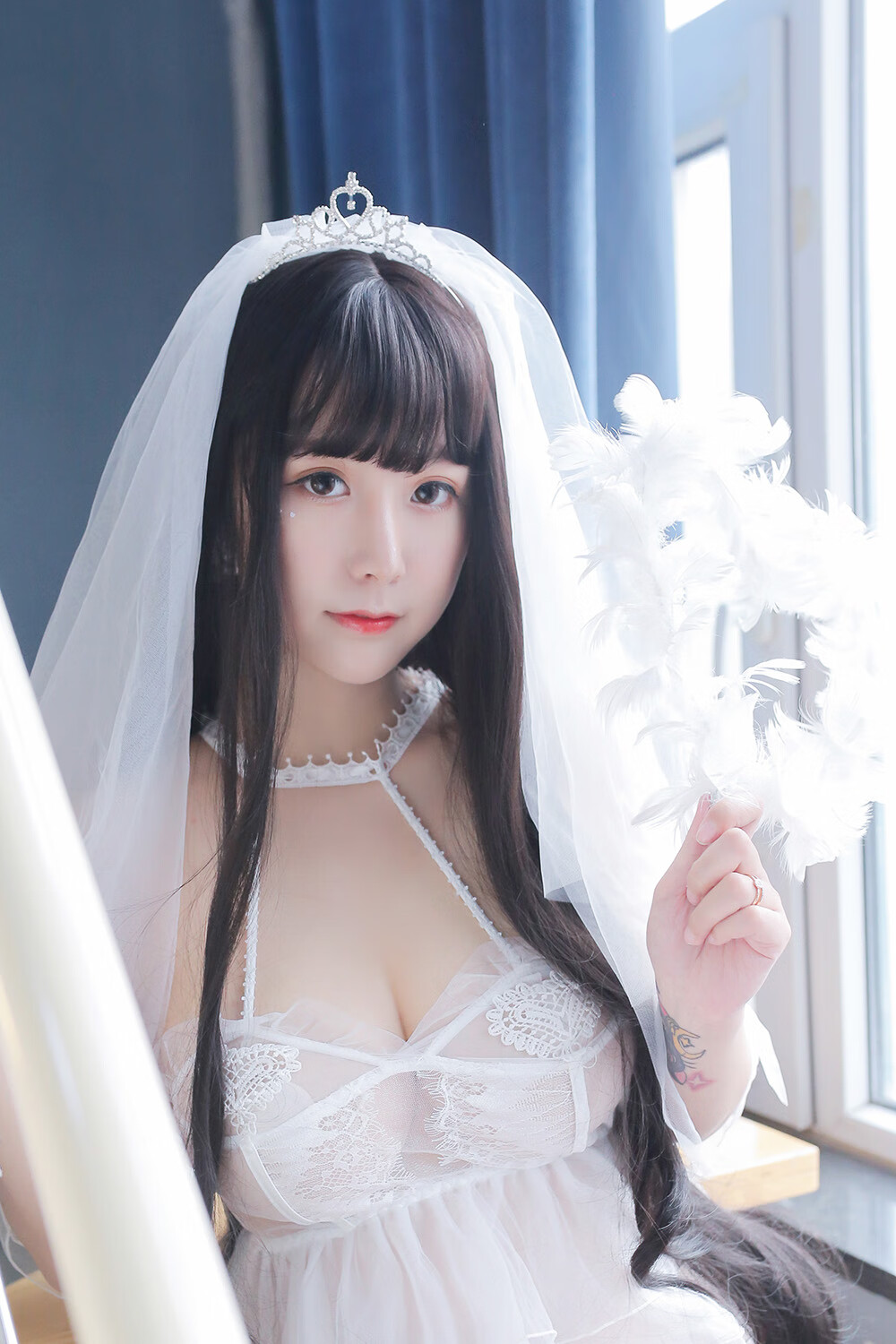 猫九酱 长发婚纱 [76P1V-654MB]-次元堂