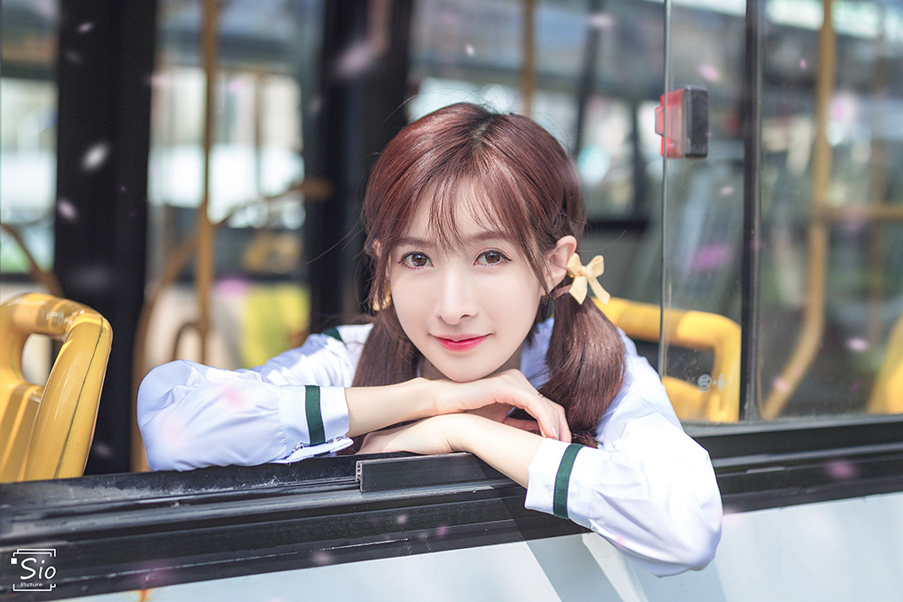 🔥从 Chinajoy 甜妹到游戏直播女王！这位青岛大嫚如何用十年逆袭成顶流 Coser？