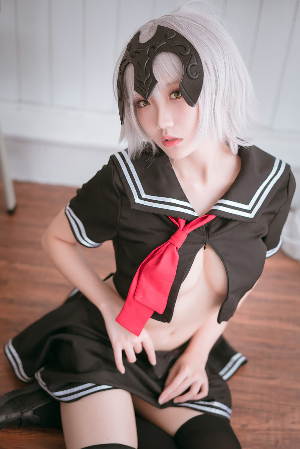 瓜希酱 黑贞德 校服 [13P-59MB]-次元堂