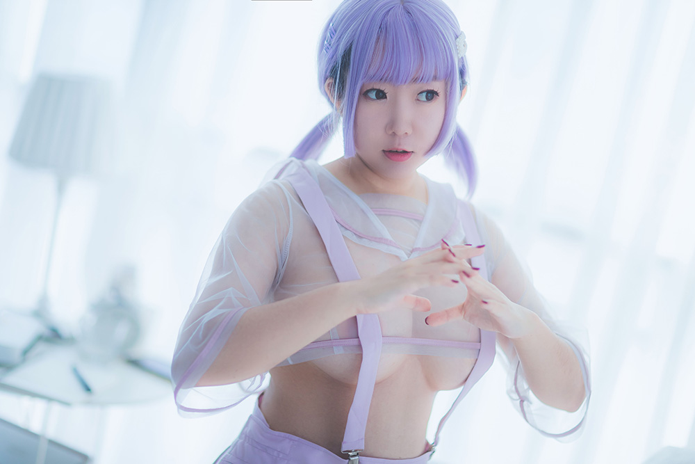 甜糖大魔王：用镜头与味蕾丈量世界的二次元甜系女王