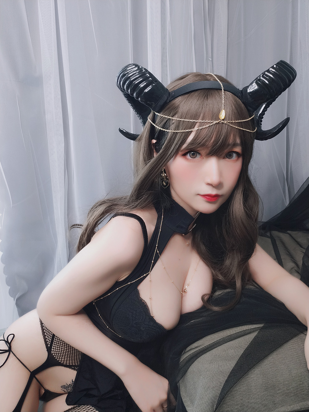 白银81 黑山魅魔 [50P1V-397MB]