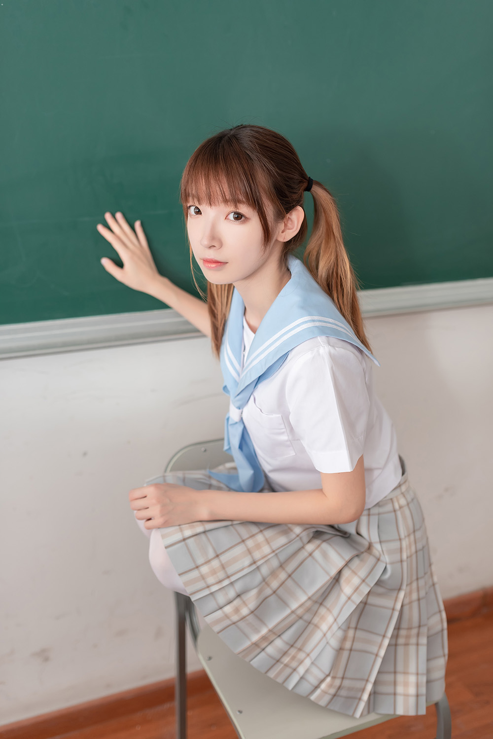从校园女神到次元女神！祖木子凭 “漫画腿” 火出圈