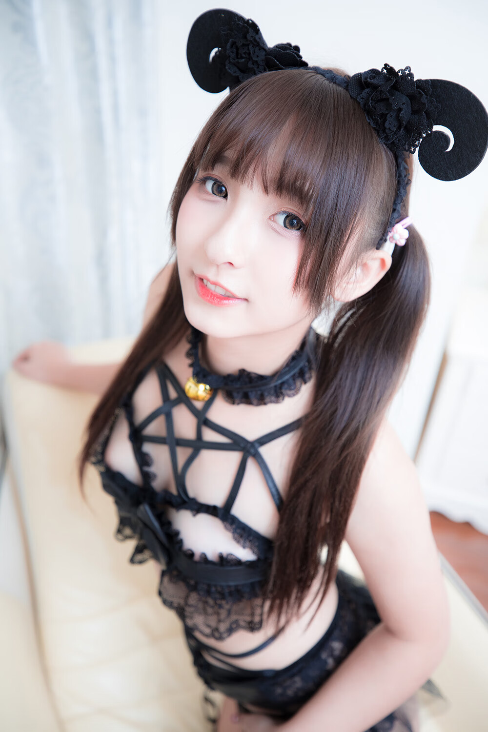 神楽坂真冬 – Little Devil
