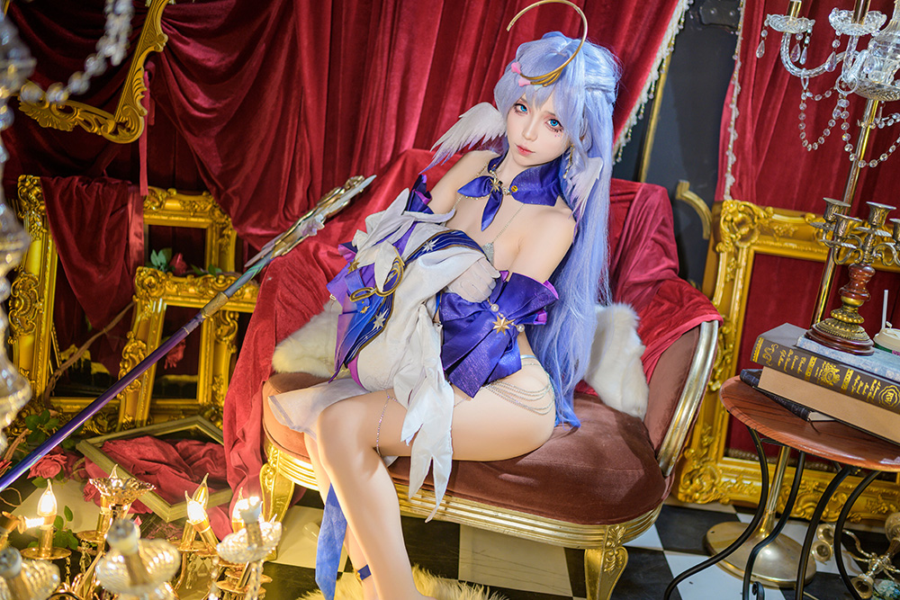 穿越光影裂隙，坠入狐玖玖的 Cosplay 幻梦宇宙！