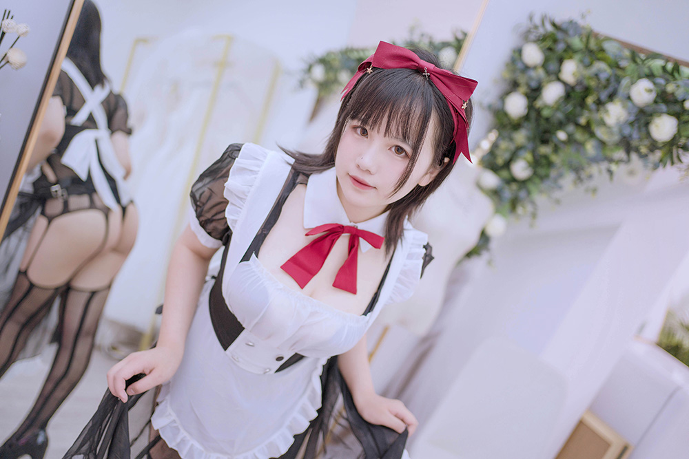 走进Coser阿半今天很开心的多彩世界：甜美笑容与精美创作的魅力之旅-次元堂