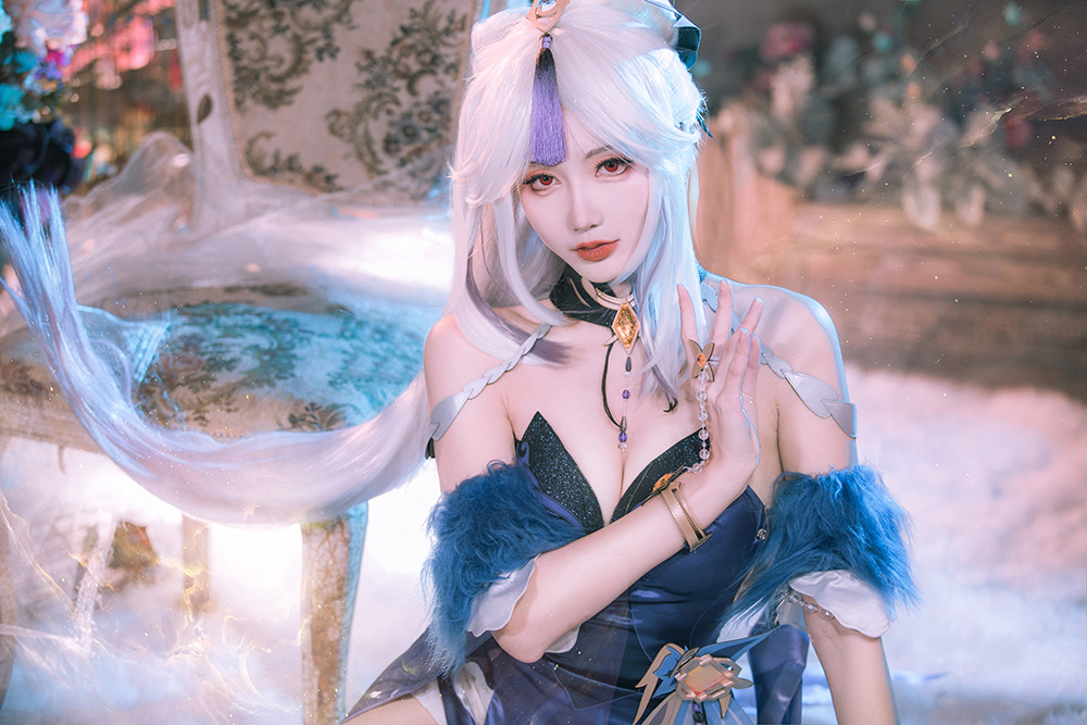 走进如月灰：COS 圈的璀璨之星
