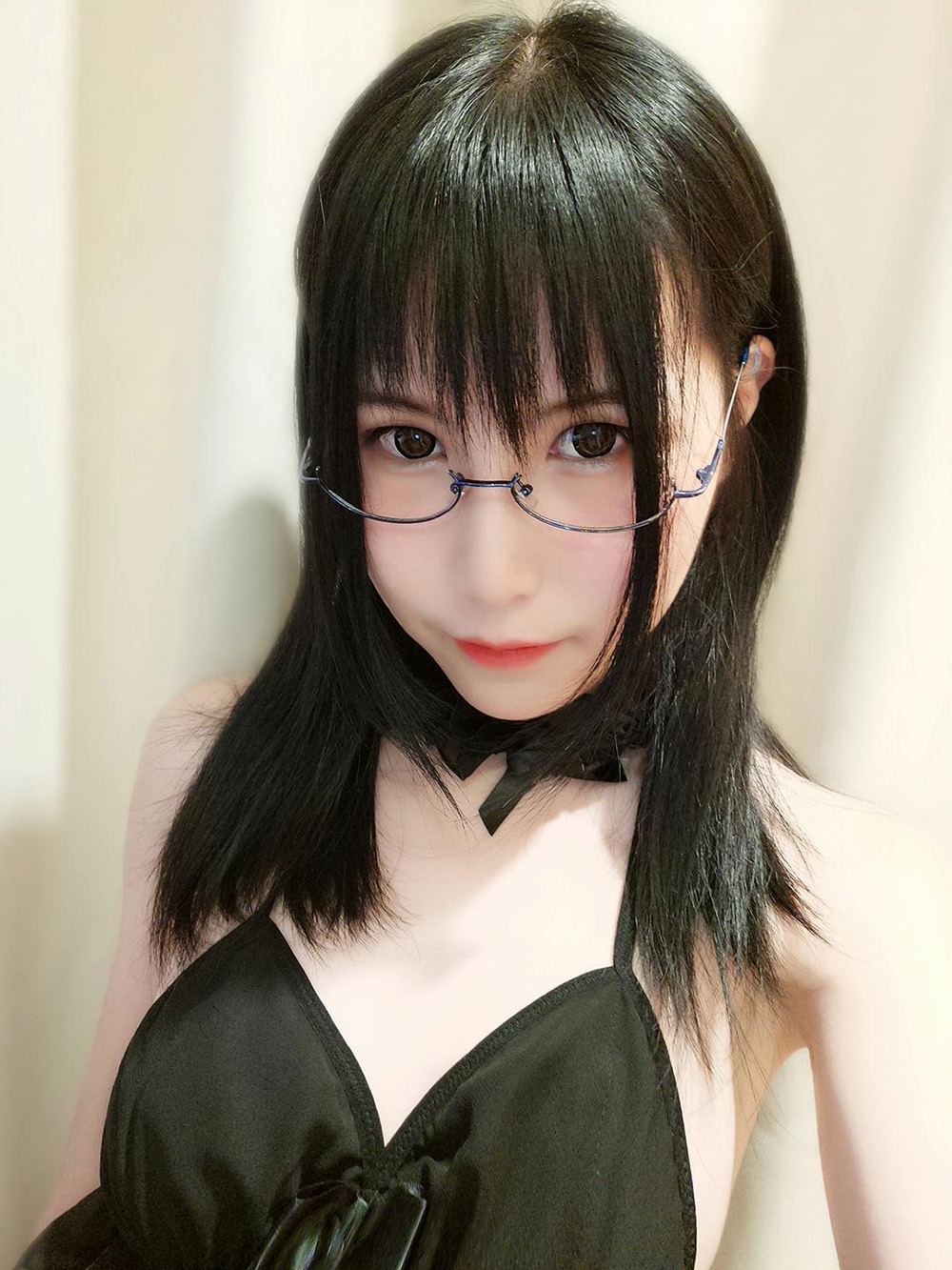 惊爆！这位眼镜娘 coser 凭什么火出圈？揭秘逐月 Su 的二次元逆袭之路