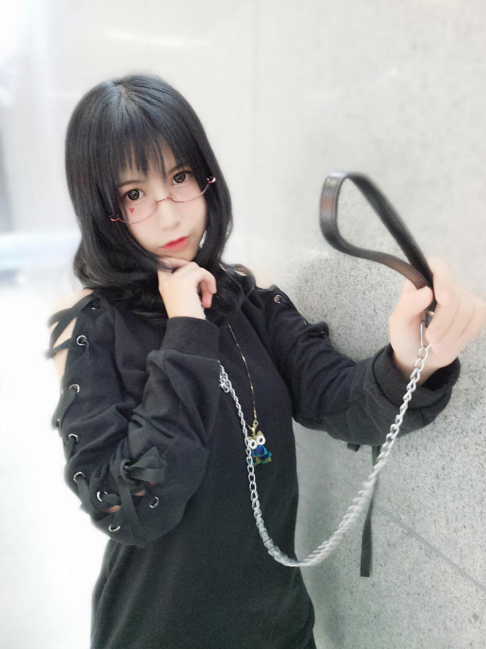惊爆！这位眼镜娘 coser 凭什么火出圈？揭秘逐月 Su 的二次元逆袭之路