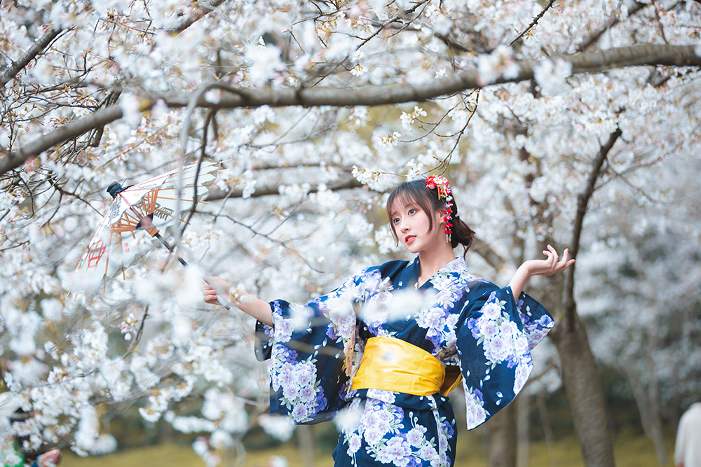 Luisa零纱COSPLAY写真图片合集