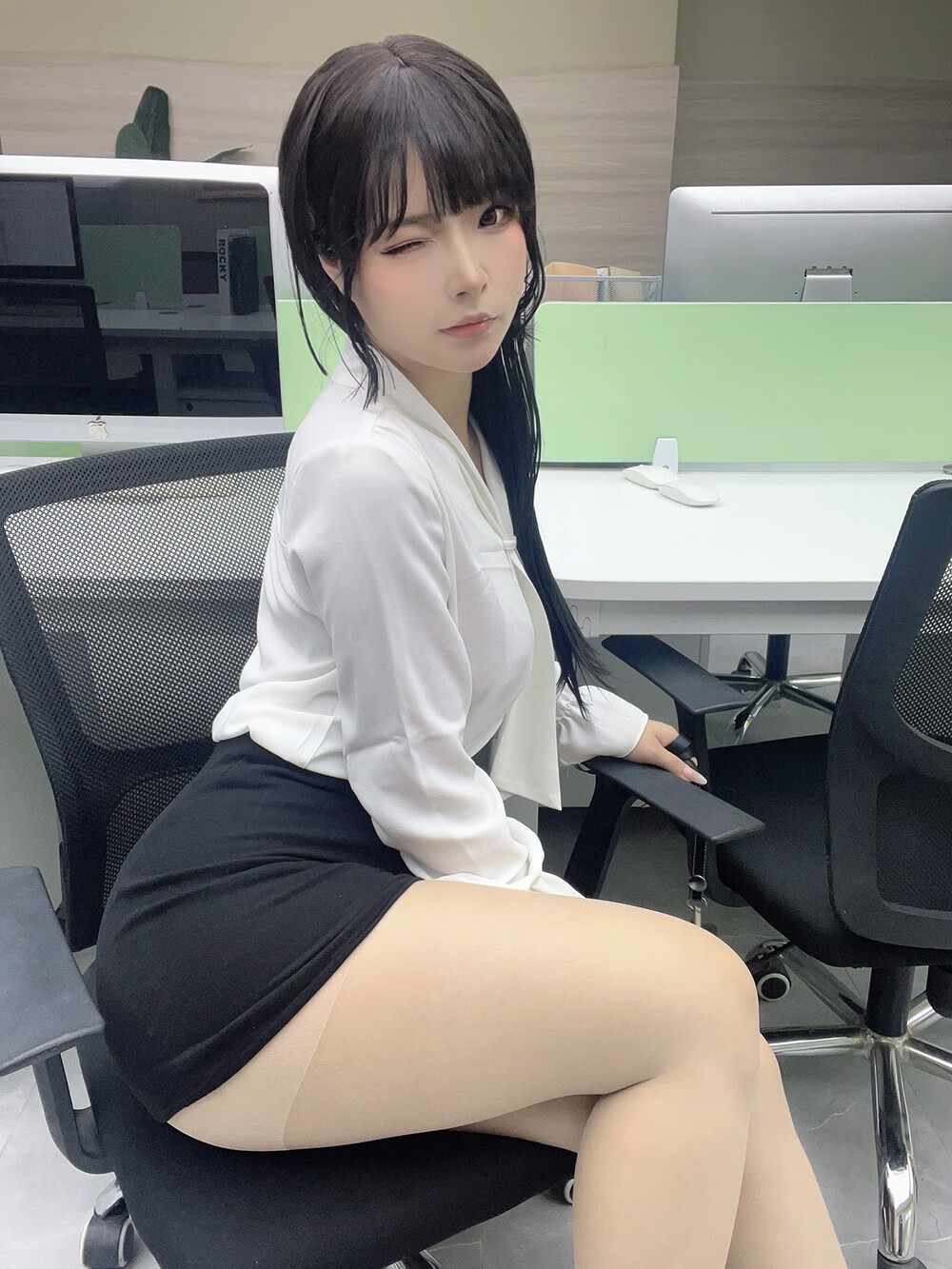 yuuhui玉汇 (Kokuhui)  体贴的秘书 [37P-216MB]