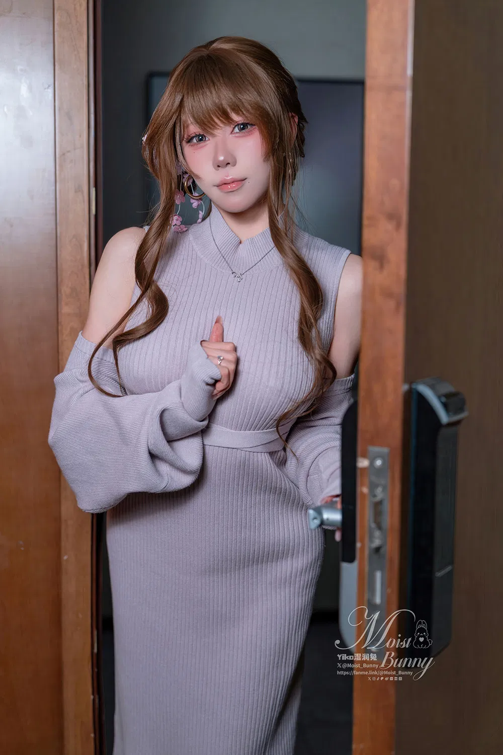咬一口兔娘(Yiko湿润兔)  2026年1月作品 在丈夫身边[112P3V-3.43G]-次元堂
