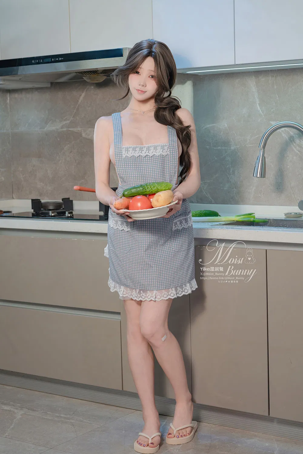 咬一口兔娘(Yiko湿润兔)  2026年3月作品 继母の香 [126P4V-1.76GB]-次元堂